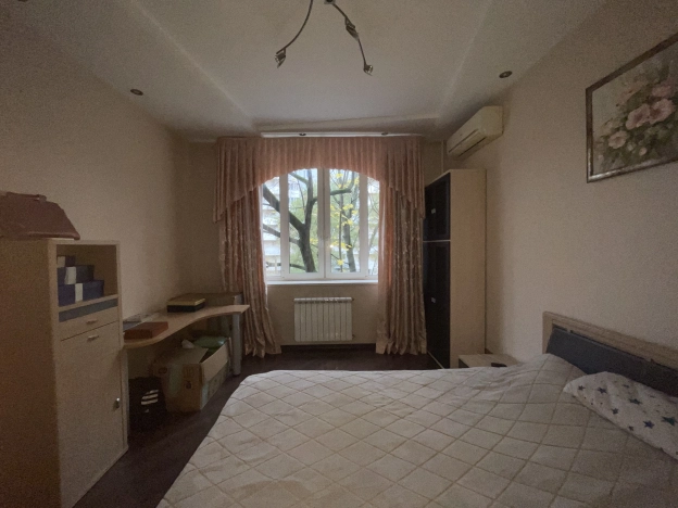 Купить квартиру в Москве. Вариант № 8004979, 3, площадь - квм, цена 28000000 рублей