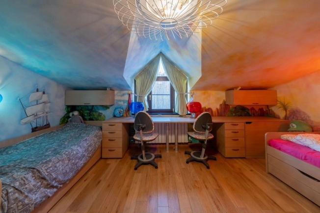 Купить таунхаус в Ленинградской области. Вариант № 37119, 25, площадь -  квм, цена 69000000 рублей