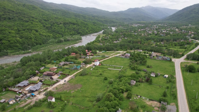 Купить земельный участок на улице Заречная в Республике Адыгея (адыгея). Вариант № 10472040, 8, площадь -  квм, цена 11500000 рублей