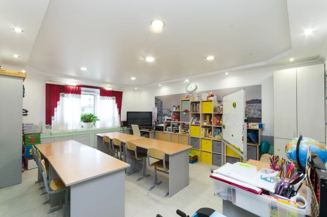 Купить коммерческую недвижимость свободного назначения в Тобольске. Вариант № 52703, 0, площадь -  квм, цена 6500000 рублей