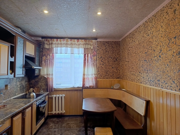 Купить трехкомнатную квартиру в Тюменской области. Вариант № 8558, 5, площадь -  квм, цена 5949000 рублей