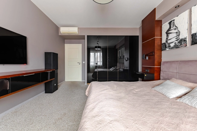 Купить трехкомнатную квартиру в Санкт-Петербурге. Вариант № 9367955, 8, площадь -  квм, цена 23000000 рублей