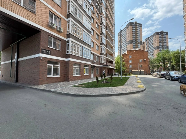 Купить однокомнатную квартиру в Ростовской области. Вариант № 51358, 8, площадь -  квм, цена 6300000 рублей