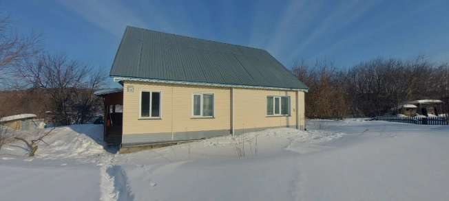 Купить дом на улице Садовая в Алтайском крае. Вариант № 30960, 9, площадь -  квм, цена 3250000 рублей