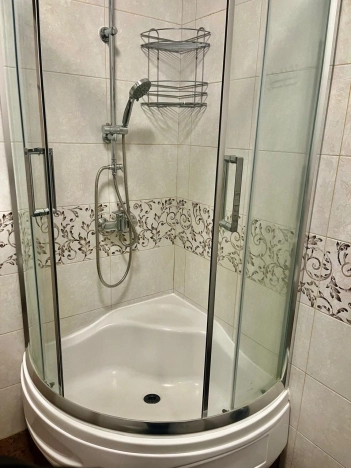 Купить однокомнатную квартиру в Ростовской области. Вариант № 39053, 9, площадь -  квм, цена 5900000 рублей