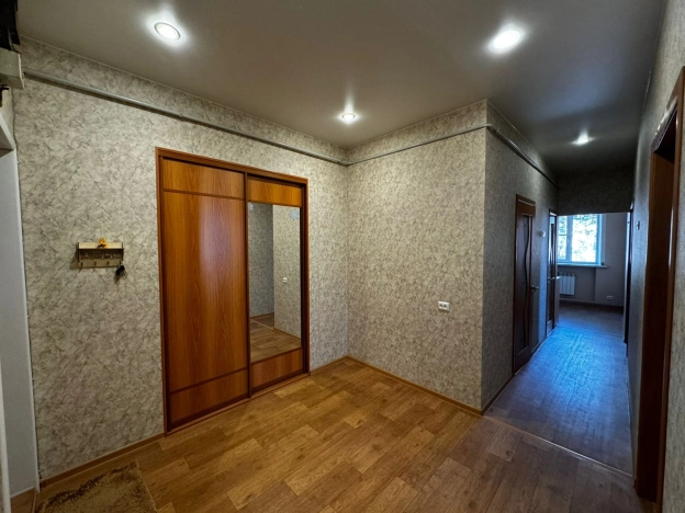 Купить трехкомнатную квартиру в Иркутской области. Вариант № 7683016, 4, площадь -  квм, цена 4850000 рублей