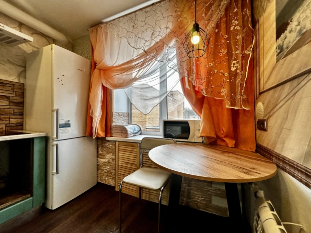 Купить однокомнатную квартиру в Калужской области. Вариант № 8988034, 6, площадь -  квм, цена 2899000 рублей