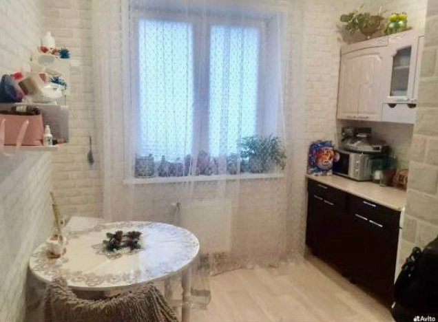 Купить квартиру на вторичке в Иркутске. Вариант № 8213311, 1, площадь -  квм, цена 5590000 рублей