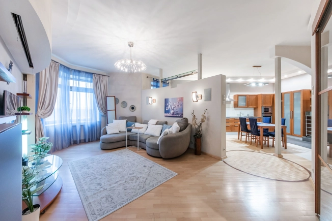 Купить квартиру в Москве. Вариант № 9089382, 11, площадь -  квм, цена 35999000 рублей