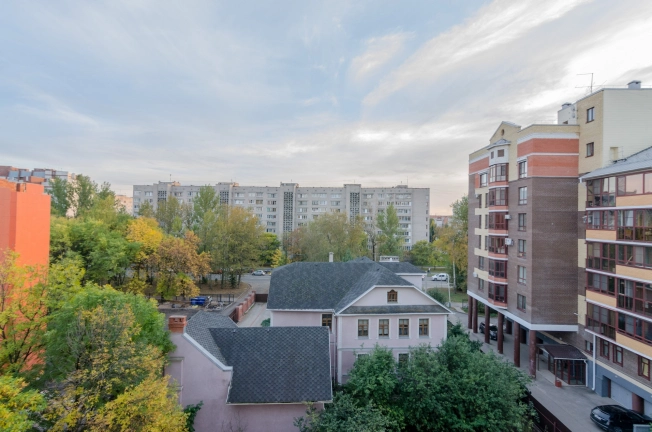 Купить четырехкомнатную квартиру в Вологде. Вариант № 14804, 22, площадь -  квм, цена 33250000 рублей