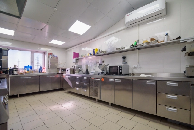 Купить коммерческую недвижимость в Новосибирске. Вариант № 8086960, 8, площадь -  квм, цена 25000000 рублей