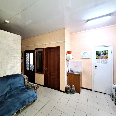 Купить коммерческую недвижимость в Ейске. Вариант № 47245, 8, площадь -  квм, цена 6900000 рублей