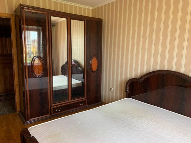 Снять квартиру в Тобольске. Вариант № 3143228, 5, площадь -  квм, цена 45000 рублей