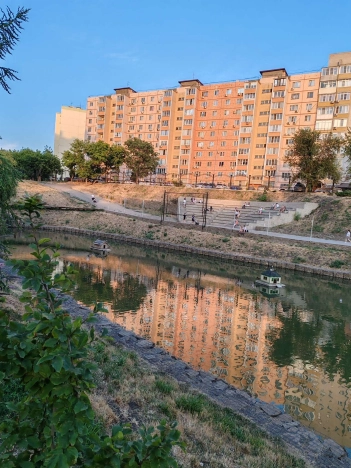 Купить двухкомнатную квартиру в Ростовской области. Вариант № 9462376, 13, площадь -  квм, цена 7950000 рублей