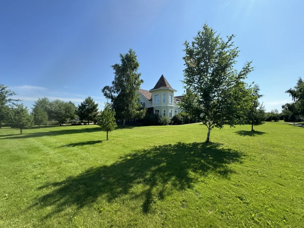 Купить дом в Омске. Вариант № 9547, 35, площадь -  квм, цена 82000000 рублей