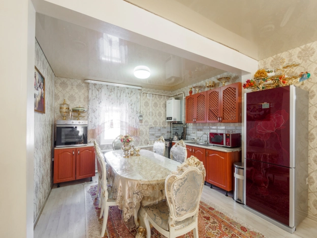 Купить дом в Микрорайоне Порт-Артур в Омске. Вариант № 31442, 7, площадь - квм, цена 6600000 рублей