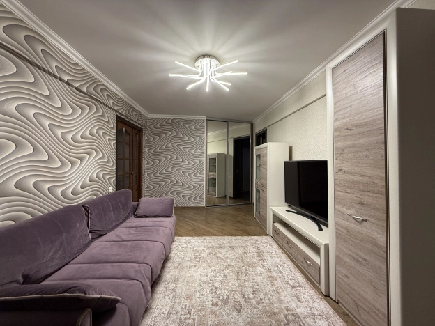 Купить четырехкомнатную квартиру в Краснодаре. Вариант № 8601453, 8, площадь -  квм, цена 6850000 рублей