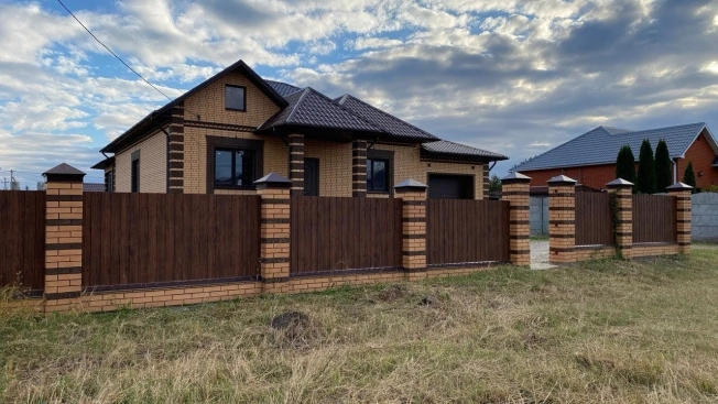 Купить дом на улице Раздольная в Строителе. Вариант № 6931437, 4, площадь -  квм, цена 12500000 рублей