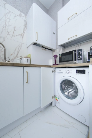 Купить трехкомнатную квартиру на улице Клиническая в Калининграде. Вариант № 3455, 4, площадь -  квм, цена 30000000 рублей