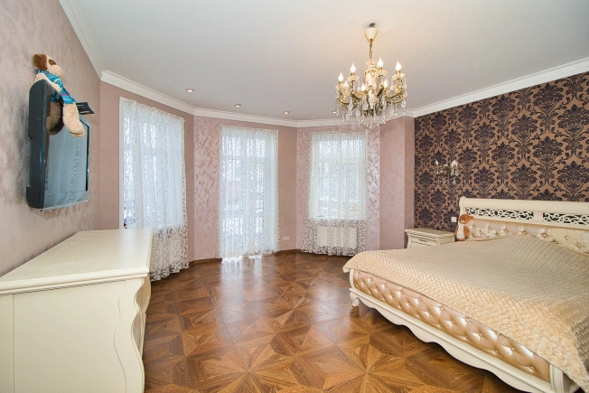 Купить дом на улице Пушкина в Владимире. Вариант № 2896807, 18, площадь -  квм, цена 26700000 рублей