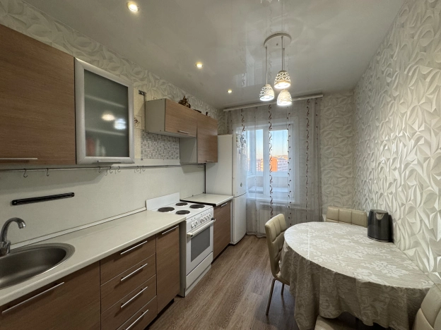 Купить трехкомнатную квартиру в районе Октябрьский в Улан-Удэ. Вариант № 6882244, 6, площадь - квм, цена 7600000 рублей