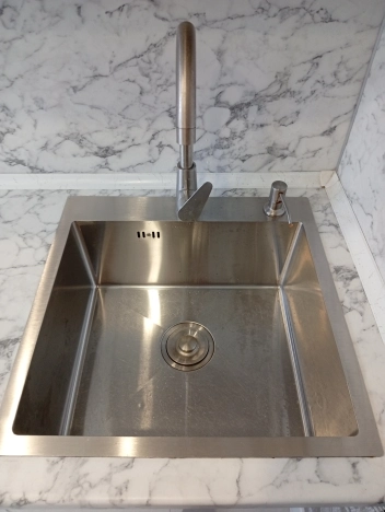 Купить квартиру на вторичке в Иркутске. Вариант № 7972067, 6, площадь -  квм, цена 4200000 рублей