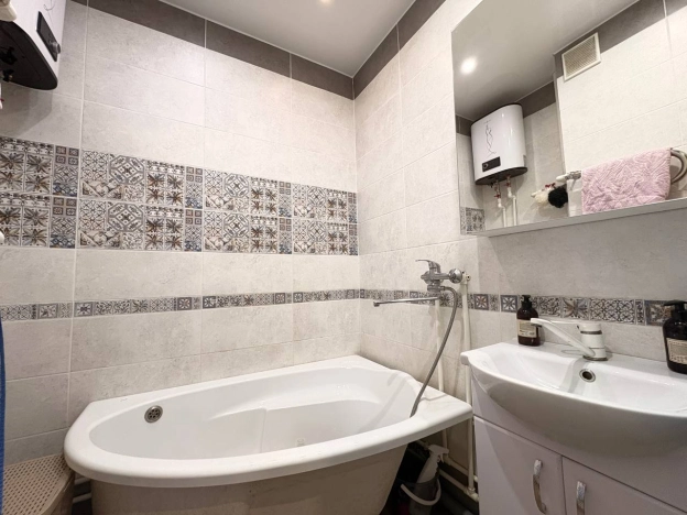 Купить квартиру в Тобольске. Вариант № 7632538, 6, площадь -  квм, цена 5800000 рублей