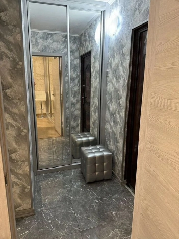 Купить однокомнатную квартиру в Омске. Вариант № 6153329, 8, площадь -  квм, цена 3950000 рублей