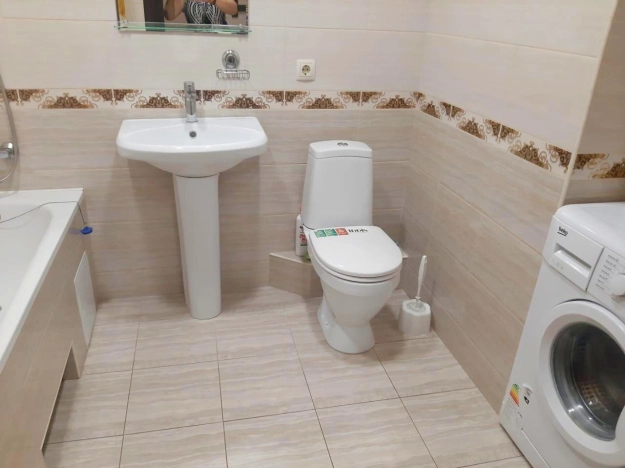 Купить однокомнатную квартиру в районе Октябрьский в Ростове-на-Дону. Вариант № 38635, 6, площадь -  квм, цена 7700000 рублей