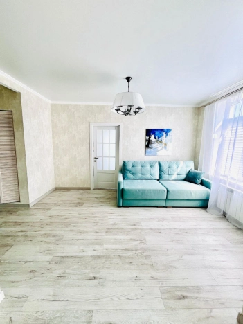 Снять квартиру на улице Олега Кошевого в Калининграде. Вариант № 10319905, 9, площадь -  квм, цена 40000 рублей