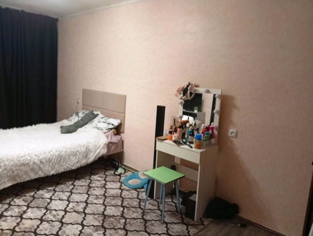 Купить однокомнатную квартиру в районе Калининский в Новосибирске. Вариант № 8832947, 3, площадь -  квм, цена 3500000 рублей