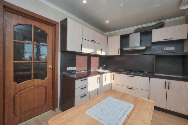 Купить однокомнатную квартиру на улице Сельских Строителей в Рязани. Вариант № 2481221, 2, площадь -  квм, цена 3450000 рублей