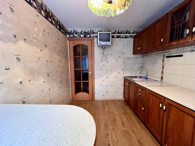 Снять двухкомнатную квартиру на улице Белоконской в Владимире. Вариант № 9308111, 3, площадь -  квм, цена 30000 рублей