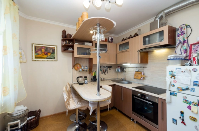 Купить трехкомнатную квартиру в Тюменской области. Вариант № 1562, 11, площадь -  квм, цена 5500000 рублей