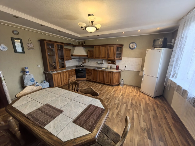 Купить четырехкомнатную квартиру в Калининграде. Вариант № 12834, 20, площадь -  квм, цена 10800000 рублей