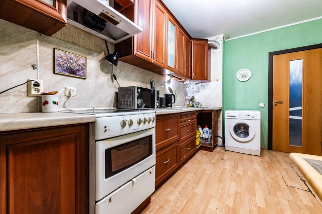 Купить трехкомнатную квартиру на улице Малоохтинский проспект в Санкт-Петербурге. Вариант № 7994726, 1, площадь -  квм, цена 14150000 рублей