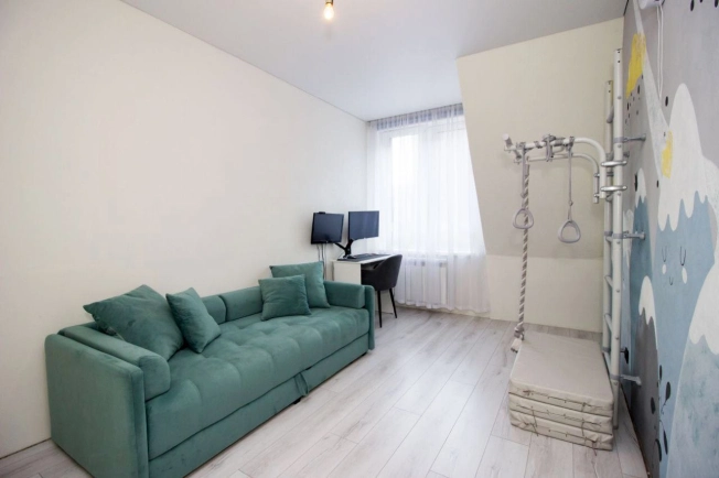 Купить четырехкомнатную квартиру в Новосибирской области. Вариант № 8448588, 9, площадь -  квм, цена 17999999 рублей