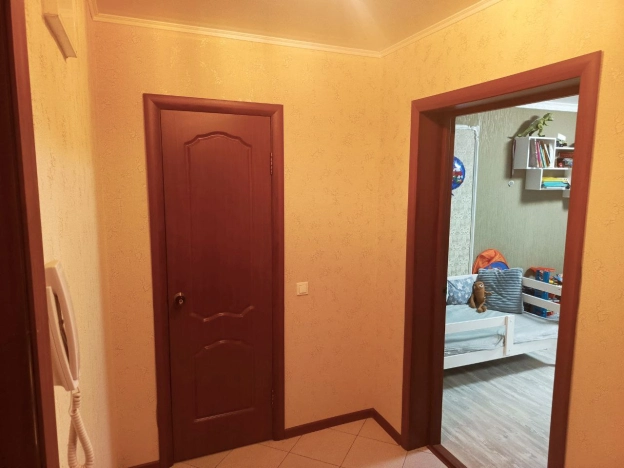 Купить однокомнатную квартиру в Воронеже. Вариант № 9122723, 6, площадь - квм, цена 4290000 рублей