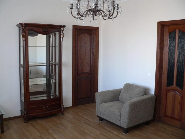 Купить двухкомнатную квартиру у метро площадь Карла Маркса в Новосибирске. Вариант № 2584, 4, площадь -  квм, цена 12000000 рублей