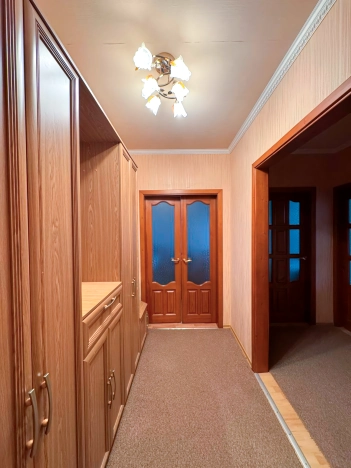 Купить трехкомнатную квартиру на улице Челюскинцев в Белгороде. Вариант № 40343, 8, площадь -  квм, цена 7200000 рублей