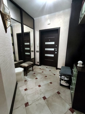 Купить двухкомнатную квартиру на улице Пыжёвский переулок в Москве. Вариант № 10039859, 9, площадь -  квм, цена 15000000 рублей