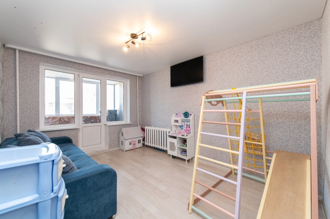 Купить трехкомнатную квартиру на вторичке на улице Карла Маркса в Республике Башкортостан. Вариант № 29408, 8, площадь -  квм, цена 4800000 рублей