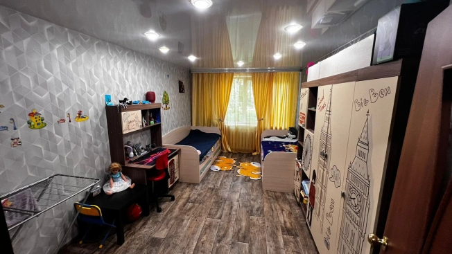 Купить трехкомнатную квартиру в Новосибирске. Вариант № 3941527, 6, площадь -  квм, цена 4390000 рублей