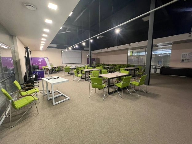 Купить коммерческую недвижимость свободного назначения в Новосибирске. Вариант № 10705930, 12, площадь -  квм, цена 180000000 рублей