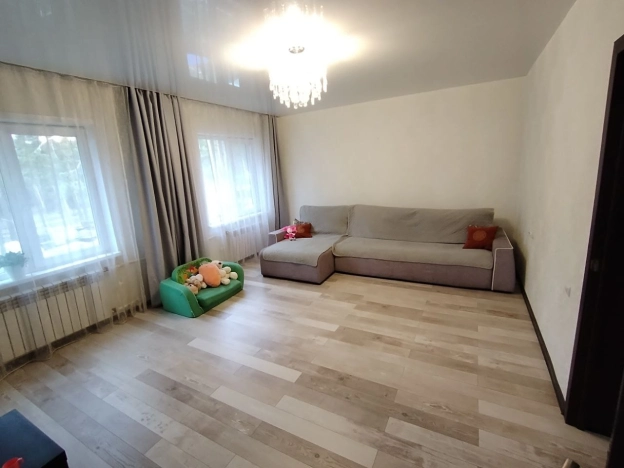 Купить двухкомнатную квартиру на улице Комарова в Улан-Удэ. Вариант № 5488436, 1, площадь -  квм, цена 4300000 рублей