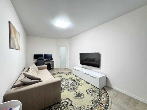 Купить двухкомнатную квартиру у метро Пионерская в Санкт-Петербурге. Вариант № 28180, 10, площадь -  квм, цена 21200000 рублей