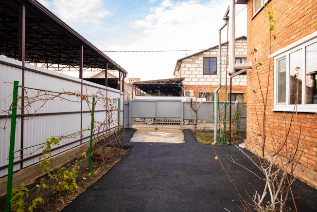 Купить дом на улице 1-й Становой проезд в Краснодаре. Вариант № 45616, 4, площадь -  квм, цена 11350000 рублей