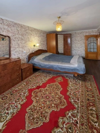 Купить трехкомнатную квартиру на улице Ильи Мухачева в Бийске. Вариант № 31515, 7, площадь -  квм, цена 6550000 рублей