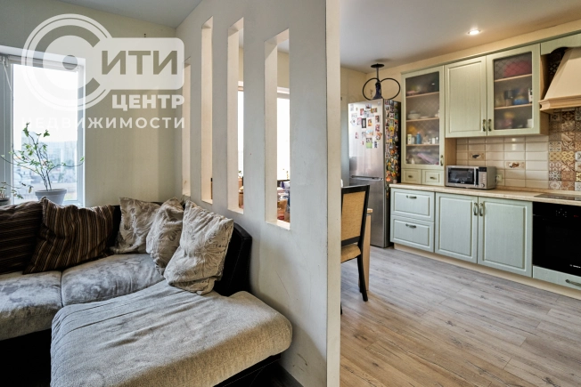 Купить трехкомнатную квартиру в районе Коминтерновский в Воронеже. Вариант № 1043848, 7, площадь - квм, цена 8999000 рублей