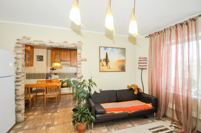 Купить четырехкомнатную квартиру в Новосибирской области. Вариант № 8922229, 4, площадь -  квм, цена 15500000 рублей